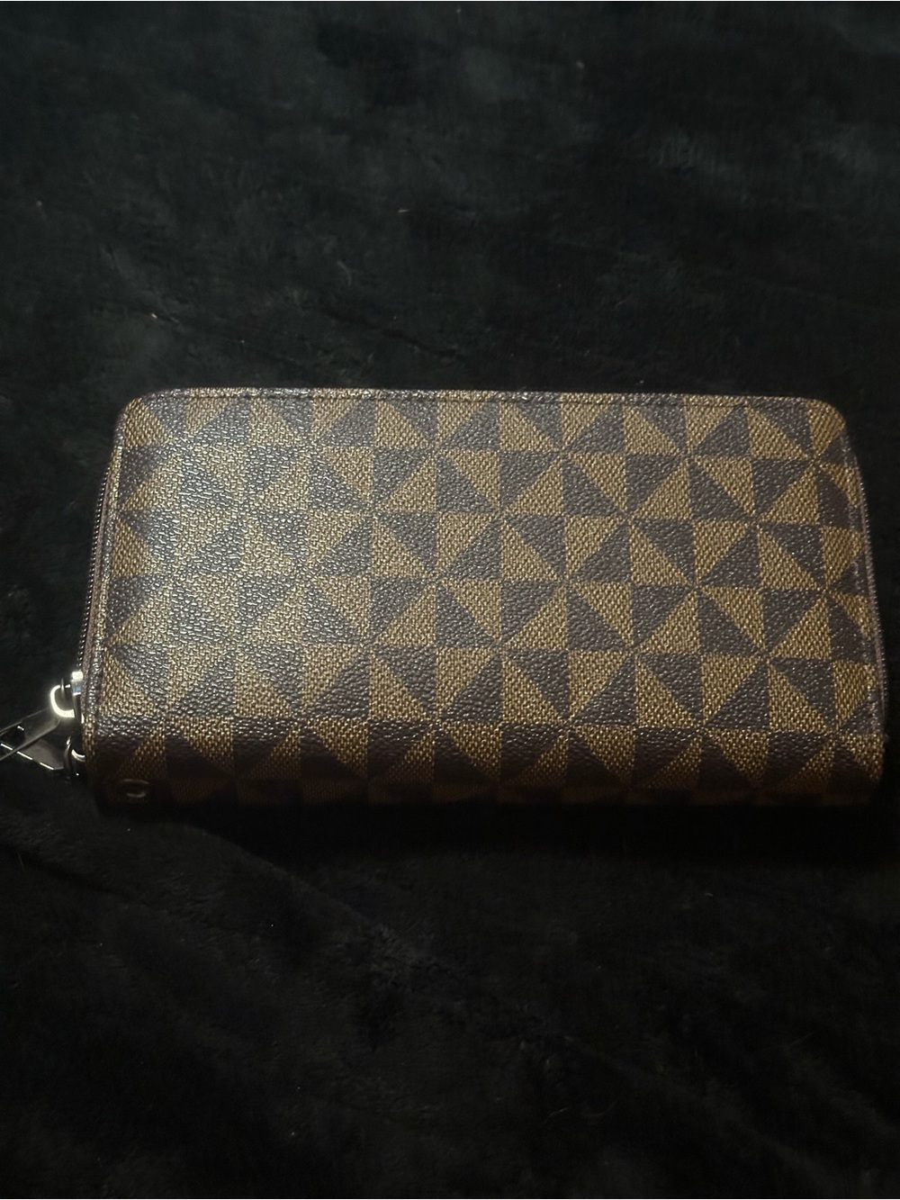 NEW Classic Brown Geometric DESIGN Zip Wallet SPACIOUS Faux Leather w/Strap